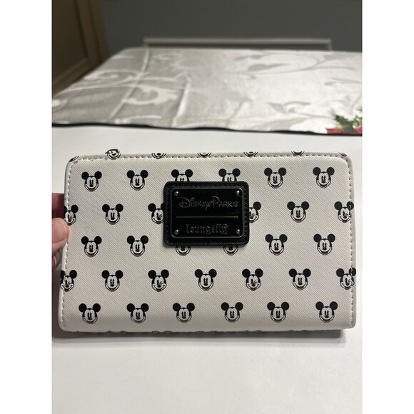 Disney Parks Loungefly Mickey Mouse All Over Mickey Face White Black Wallet LNC - Picture 1 of 14
